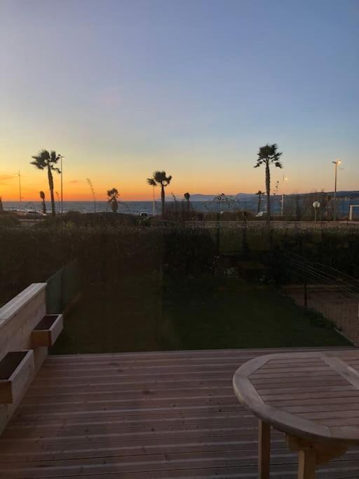 Petite Endroit Splendide. Apartment Six-Fours-les-Plages Bagian luar foto